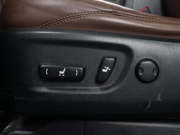 Toyota Land Cruiser Prado 150 Series Рестайлинг 1 с пробегом 2014 года, цена 3 399 000 рублей, 227053 км, внедорожник, Автокод Объявления
