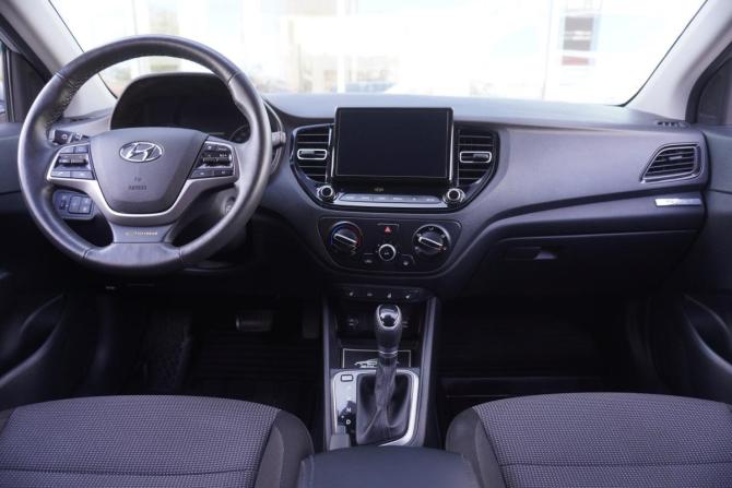 Hyundai Solaris II Рестайлинг с пробегом 2022 года, цена 1 678 000 рублей, 64376 км, седан, Автокод Объявления