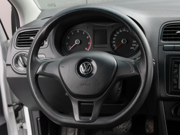 Volkswagen Polo V Рестайлинг с пробегом 2016 года, цена 998 000 рублей, 168801 км, седан, Автокод Объявления