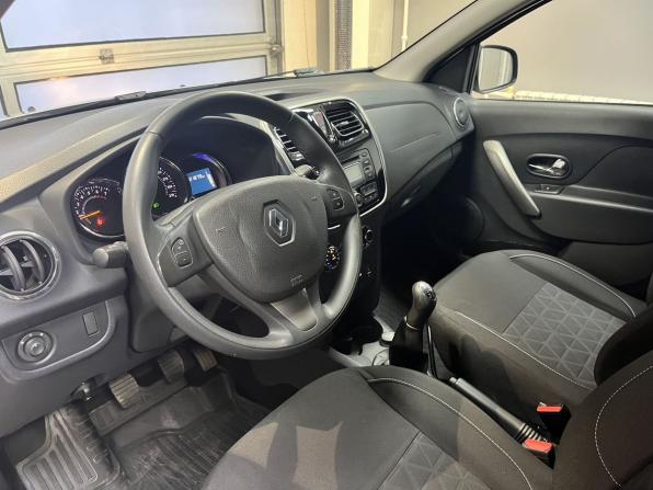 Renault Sandero II с пробегом 2016 года, цена 1 050 000 рублей, 121859 км, хэтчбек, Автокод Объявления