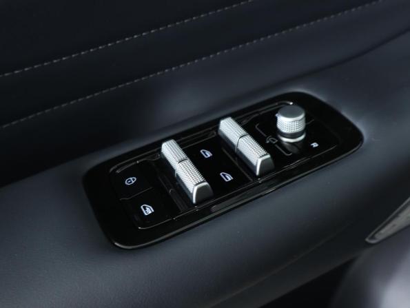 Geely EX5 EM-i с пробегом 2025 года, цена 3 250 000 рублей, 5200 км, внедорожник, Автокод Объявления