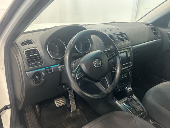 Skoda Yeti I Рестайлинг с пробегом 2015 года, цена 1 395 000 рублей, 127000 км, внедорожник, Автокод Объявления