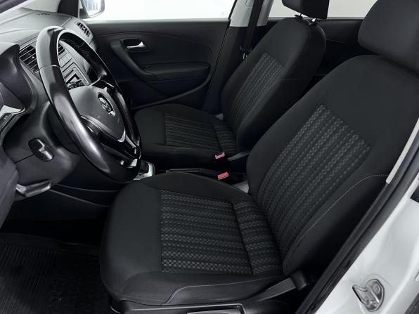 Volkswagen Polo V Рестайлинг с пробегом 2015 года, цена 965 000 рублей, 145000 км, седан, Автокод Объявления
