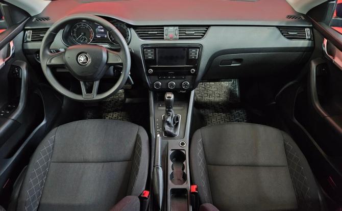 Skoda Octavia III (A7) Рестайлинг с пробегом 2018 года, цена 1 555 000 рублей, 161687 км, лифтбек, Автокод Объявления
