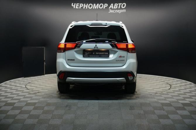 Mitsubishi Outlander III Рестайлинг 2 с пробегом 2015 года, цена 1 640 000 рублей, 153000 км, внедорожник, Автокод Объявления