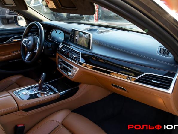 BMW 7 серии VI (G11/G12) с пробегом 2017 года, цена 3 428 000 рублей, 180350 км, седан, Автокод Объявления