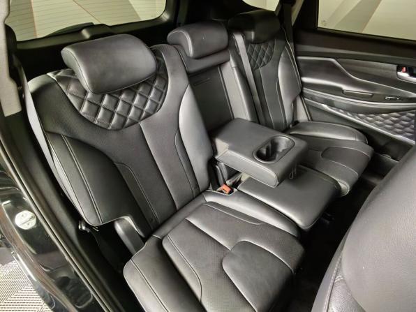 Hyundai Santa Fe IV Рестайлинг с пробегом 2022 года, цена 3 395 000 рублей, 75742 км, внедорожник, Автокод Объявления