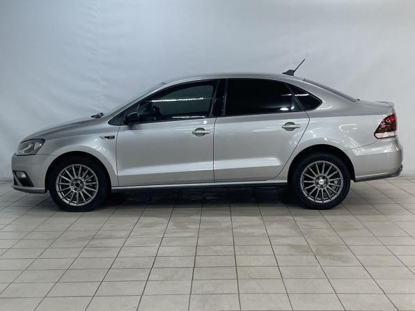 Volkswagen Polo V Рестайлинг с пробегом 2017 года, цена 1 350 000 рублей, 154336 км, седан, Автокод Объявления