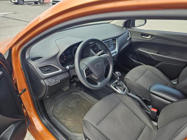 Hyundai Solaris II с пробегом 2017 года, цена 1 297 000 рублей, 63216 км, седан, Автокод Объявления