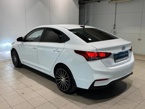Hyundai Solaris II с пробегом 2017 года, цена 1 250 000 рублей, 142600 км, седан, Автокод Объявления