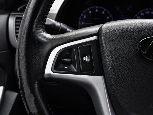 Hyundai Solaris I с пробегом 2012 года, цена 750 000 рублей, 235758 км, седан, Автокод Объявления