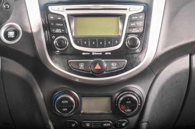 Hyundai Solaris I с пробегом 2011 года, цена 779 000 рублей, 206000 км, седан, Автокод Объявления