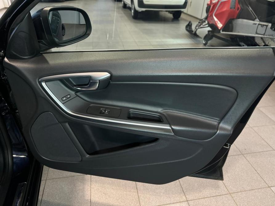 Volvo S60 II Рестайлинг Санкт-Петербург  - изображение 32