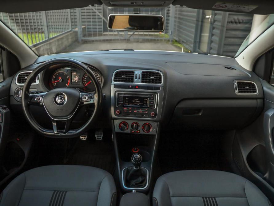 Volkswagen Polo V Рестайлинг Санкт-Петербург  - изображение 11