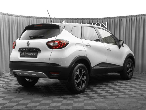 Renault Kaptur I Рестайлинг с пробегом 2021 года, цена 1 570 000 рублей, 81519 км, внедорожник, Автокод Объявления