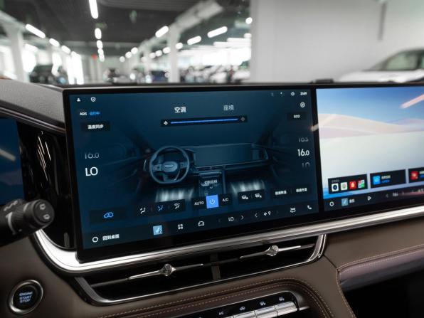 Geely Monjaro I Рестайлинг 2 с пробегом 2026 года, цена 4 200 000 рублей, 43 км, внедорожник, Автокод Объявления
