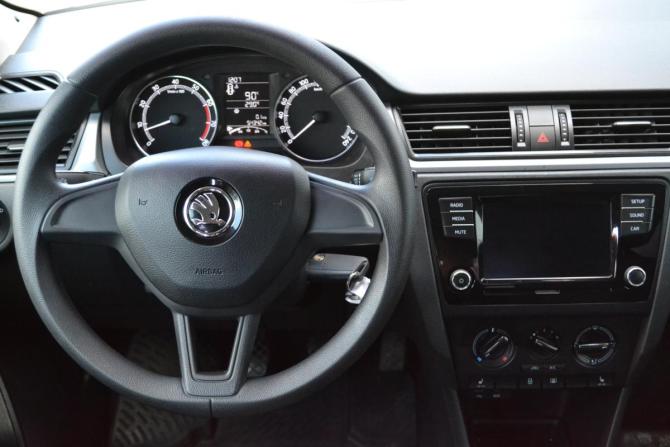 Skoda Rapid I Рестайлинг с пробегом 2017 года, цена 1 310 000 рублей, 54325 км, лифтбек, Автокод Объявления