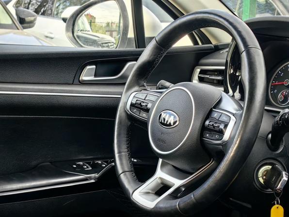 Kia K5 III с пробегом 2021 года, цена 1 669 000 рублей, 91000 км, седан, Автокод Объявления