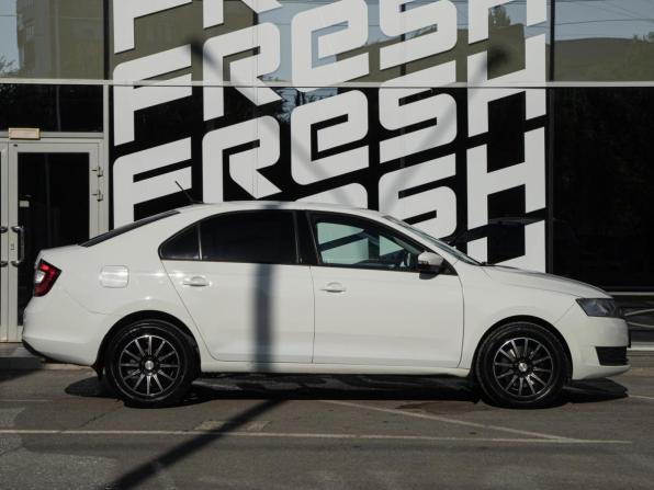 Skoda Rapid I Рестайлинг с пробегом 2018 года, цена 1 040 000 рублей, 188193 км, лифтбек, Автокод Объявления