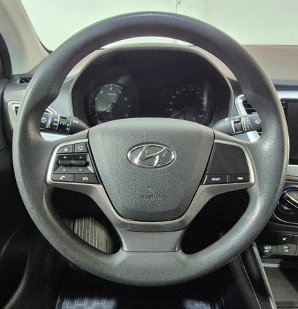Hyundai Solaris II Рестайлинг с пробегом 2021 года, цена 1 697 000 рублей, 43000 км, седан, Автокод Объявления