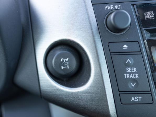 Toyota RAV4 III (XA30) Рестайлинг с пробегом 2011 года, цена 1 519 000 рублей, 125020 км, внедорожник, Автокод Объявления