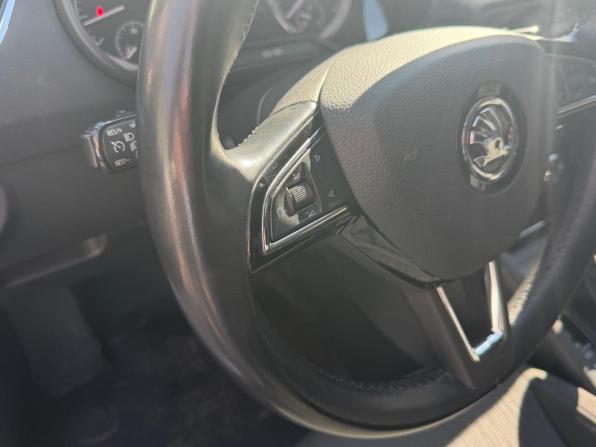 Skoda Octavia III (A7) Рестайлинг с пробегом 2017 года, цена 1 799 000 рублей, 141060 км, лифтбек, Автокод Объявления