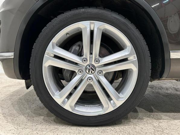 Volkswagen Touareg II Рестайлинг с пробегом 2015 года, цена 2 999 000 рублей, 156568 км, внедорожник, Автокод Объявления