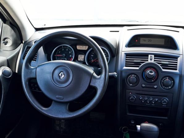 Renault Megane II Рестайлинг с пробегом 2006 года, цена 399 000 рублей, 118354 км, седан, Автокод Объявления