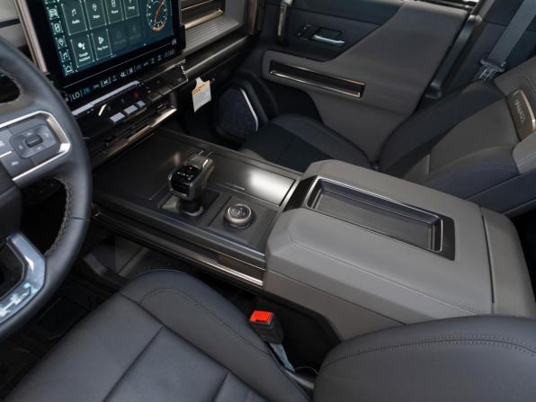GMC Hummer EV с пробегом 2024 года, цена 18 900 000 рублей, 11 км, внедорожник, Автокод Объявления