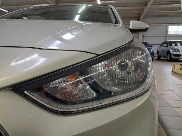 Hyundai Solaris II с пробегом 2018 года, цена 1 355 000 рублей, 150200 км, седан, Автокод Объявления
