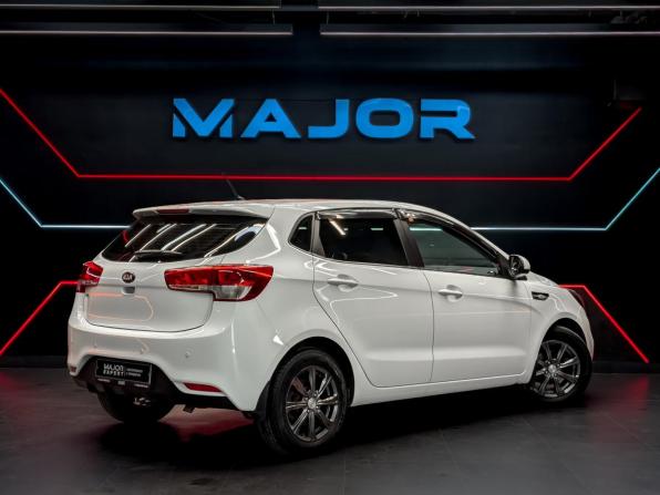 Kia Rio III Рестайлинг с пробегом 2015 года, цена 1 250 000 рублей, 83676 км, хэтчбек, Автокод Объявления