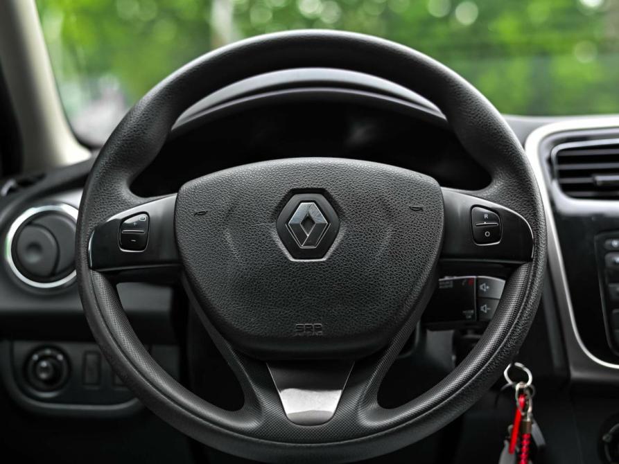Renault Logan II Санкт-Петербург  - изображение 6