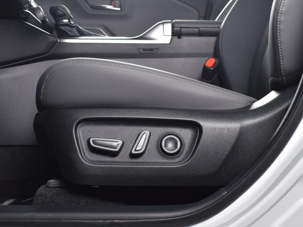 Toyota RAV4 VI (XA60) с пробегом 2025 года, цена 3 900 995 рублей, 27 км, внедорожник, Автокод Объявления