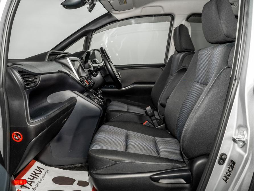 Toyota Voxy III (R80) Иркутск  - изображение 6