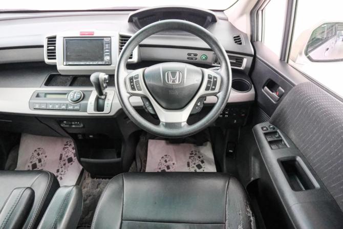 Honda Freed I Рестайлинг с пробегом 2013 года, цена 1 129 000 рублей, 147000 км, компактвэн, Автокод Объявления