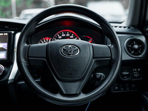 Toyota Corolla XI (E160 E170) Рестайлинг 2 с пробегом 2018 года, цена 1 255 000 рублей, 144152 км, универсал, Автокод Объявления