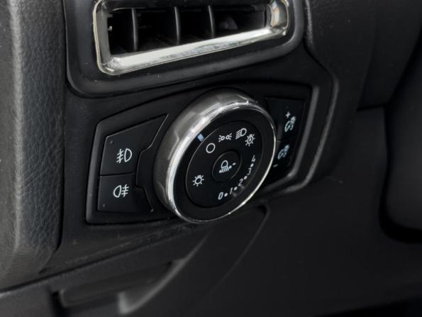 Ford Focus III с пробегом 2012 года, цена 640 000 рублей, 278361 км, хэтчбек, Автокод Объявления