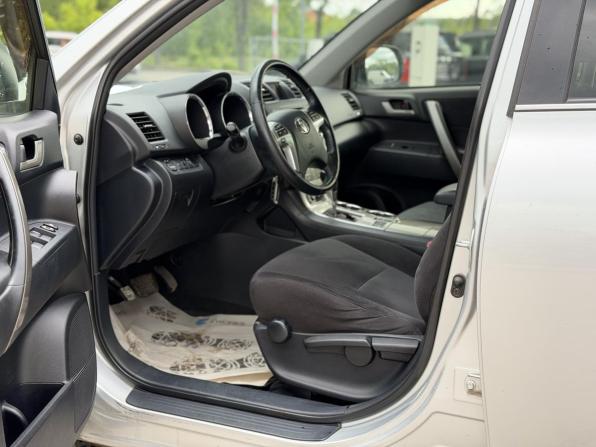 Toyota Highlander II (XU40) Рестайлинг с пробегом 2012 года, цена 1 799 000 рублей, 136137 км, внедорожник, Автокод Объявления