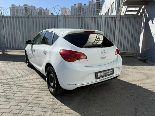 Opel Astra J Рестайлинг с пробегом 2014 года, цена 775 000 рублей, 109113 км, хэтчбек, Автокод Объявления