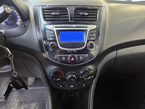 Hyundai Solaris I с пробегом 2013 года, цена 690 000 рублей, 157295 км, хэтчбек, Автокод Объявления