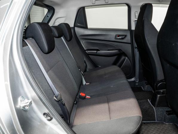 Suzuki Swift V с пробегом 2018 года, цена 1 560 000 рублей, 76426 км, хэтчбек, Автокод Объявления