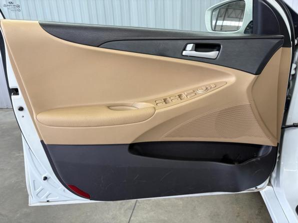 Hyundai Sonata VI (YF) с пробегом 2010 года, цена 1 067 000 рублей, 207800 км, седан, Автокод Объявления