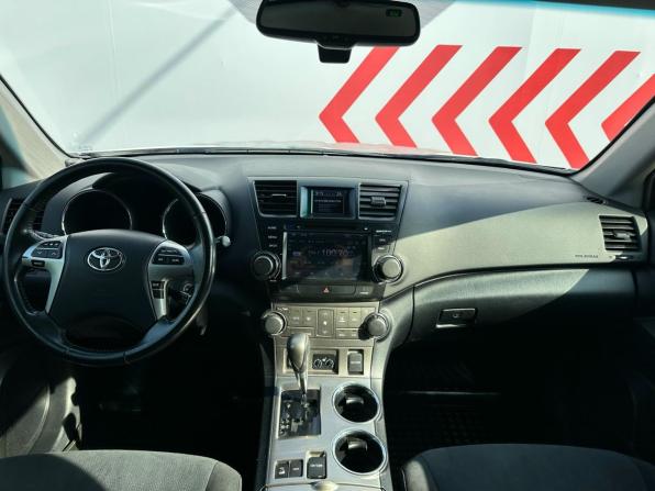 Toyota Highlander II (XU40) Рестайлинг с пробегом 2012 года, цена 2 030 000 рублей, 185001 км, внедорожник, Автокод Объявления
