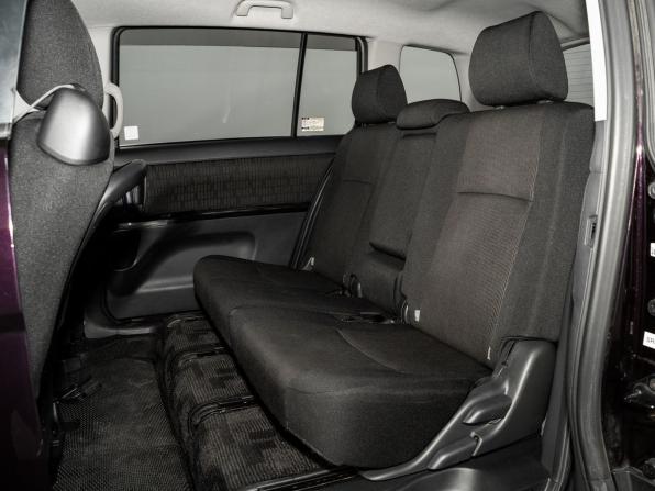 Toyota ISis I Рестайлинг с пробегом 2013 года, цена 1 350 000 рублей, 77884 км, компактвэн, Автокод Объявления