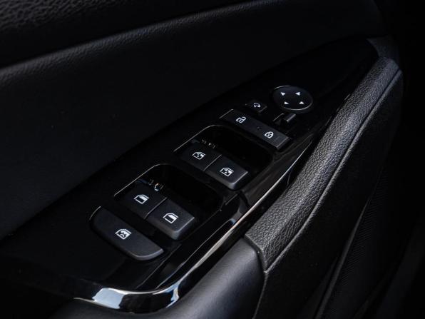 Kia Sportage V с пробегом 2022 года, цена 3 290 000 рублей, 91736 км, внедорожник, Автокод Объявления