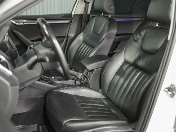 Skoda Octavia III (A7) Рестайлинг с пробегом 2019 года, цена 2 360 000 рублей, 155558 км, лифтбек, Автокод Объявления