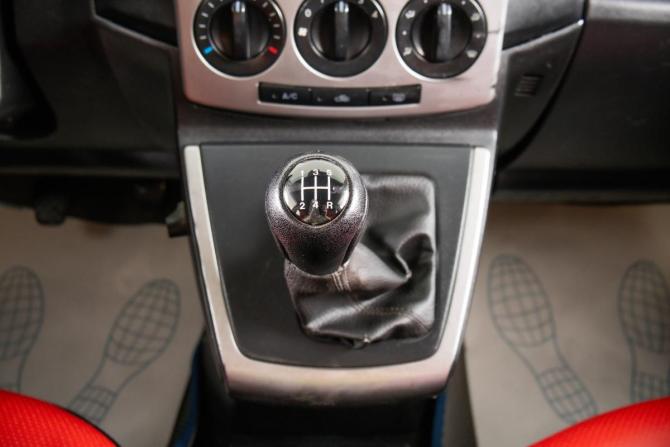 Mazda 5 I (CR) Рестайлинг с пробегом 2007 года, цена 649 000 рублей, 308000 км, компактвэн, Автокод Объявления