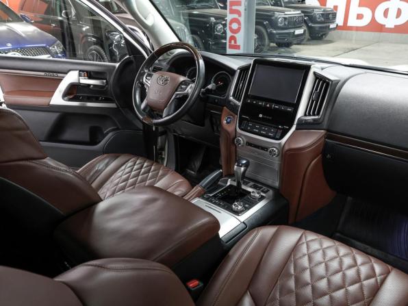 Toyota Land Cruiser 200 Series Рестайлинг 2 с пробегом 2016 года, цена 4 698 000 рублей, 360500 км, внедорожник, Автокод Объявления