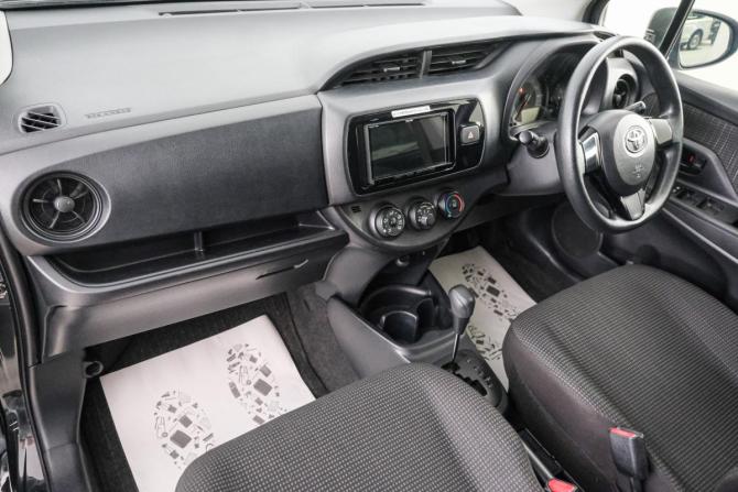 Toyota Vitz III (XP130) Рестайлинг 2 с пробегом 2019 года, цена 899 000 рублей, 115836 км, хэтчбек, Автокод Объявления