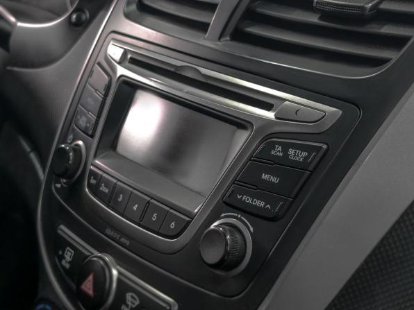 Hyundai Solaris I Рестайлинг с пробегом 2015 года, цена 949 900 рублей, 194000 км, седан, Автокод Объявления